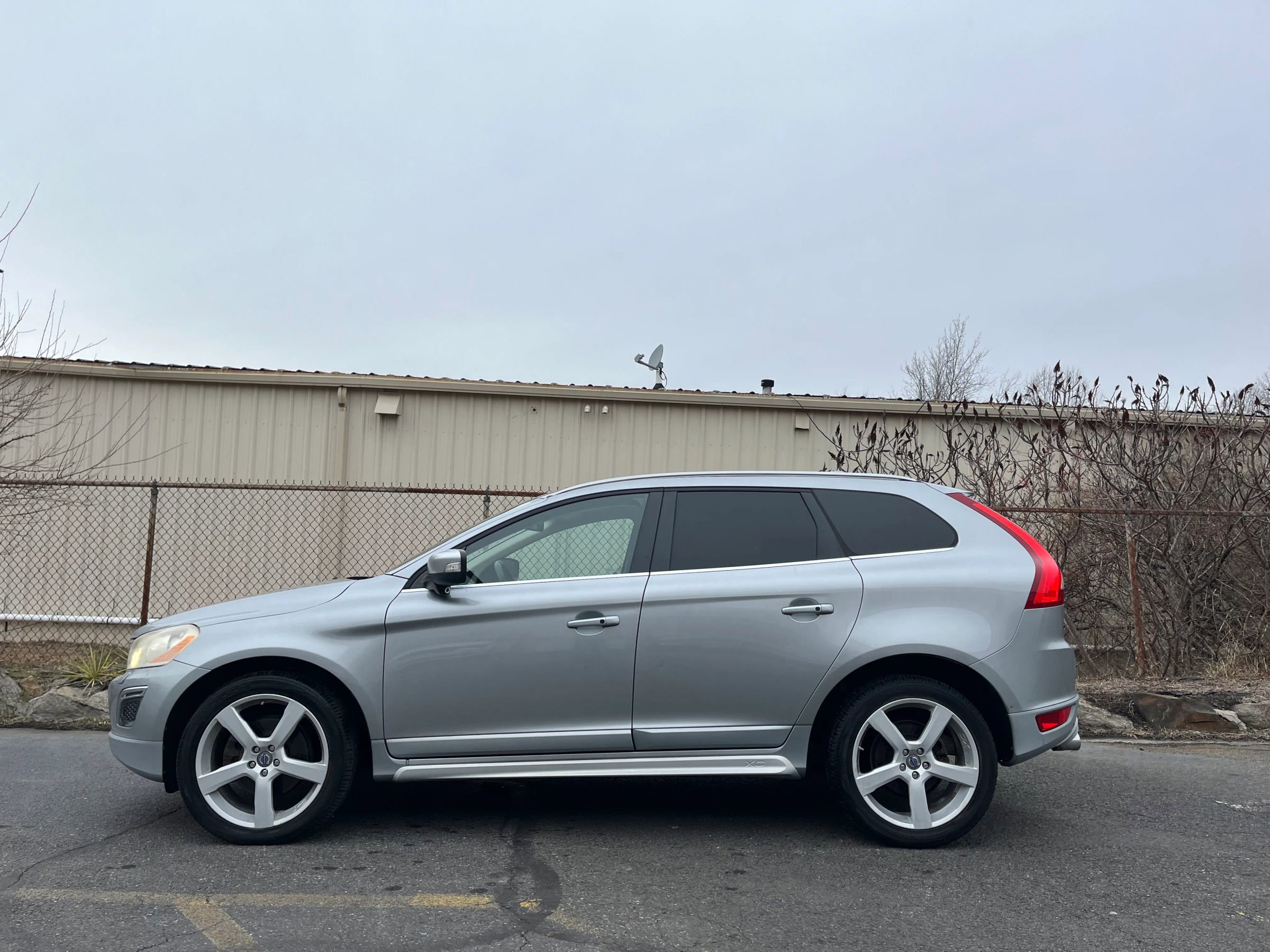 Used 2012 Volvo XC60 T6 R-Design image 5
