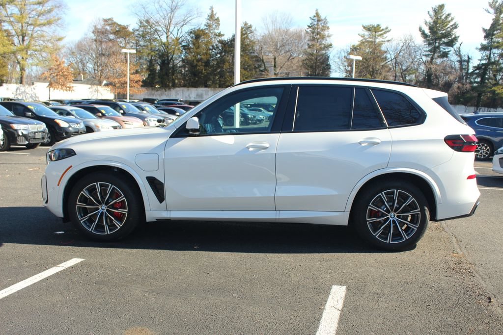 Used 2026 BMW X5 xDrive50e w/ M Sport Package AWD/4WD image 4