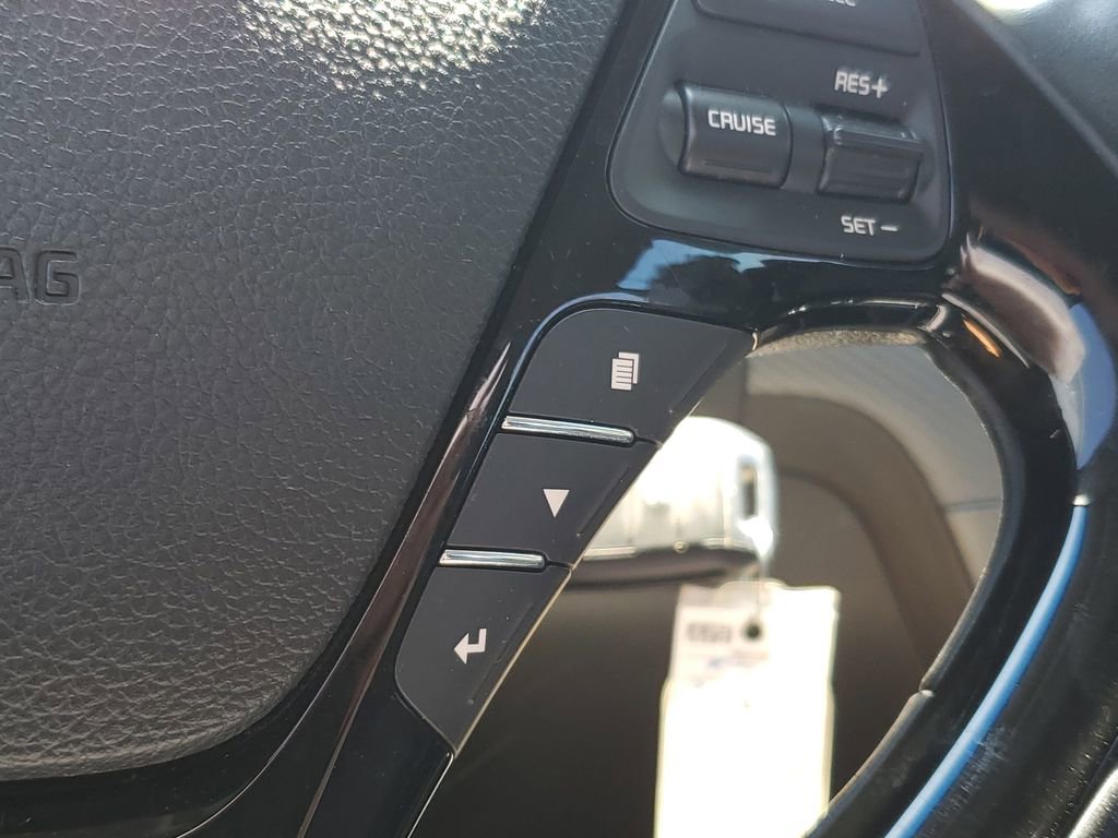 Used 2017 Kia Forte S image 29
