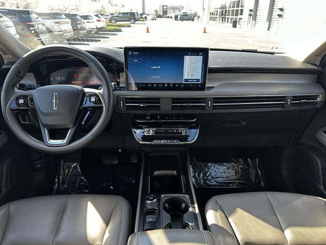 Certified 2025 Lincoln Corsair AWD image 15