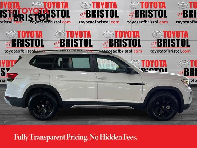 Used 2024 Volkswagen Atlas Peak Edition SEL AWD/4WD image 2
