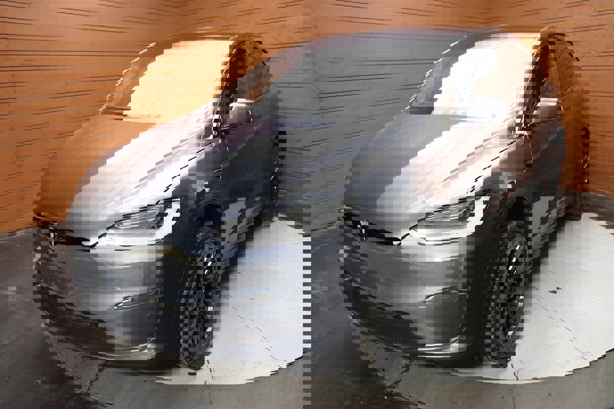 Used 2022 Tesla Model X image 6