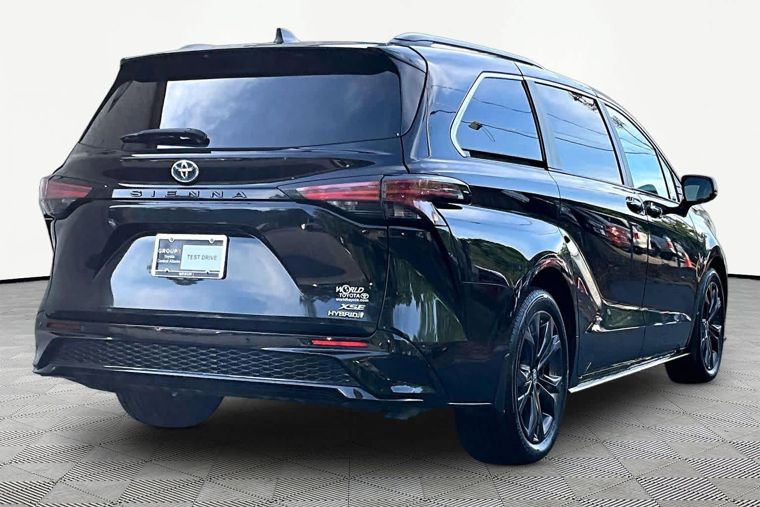Certified 2024 Toyota Sienna XSE FWD image 13