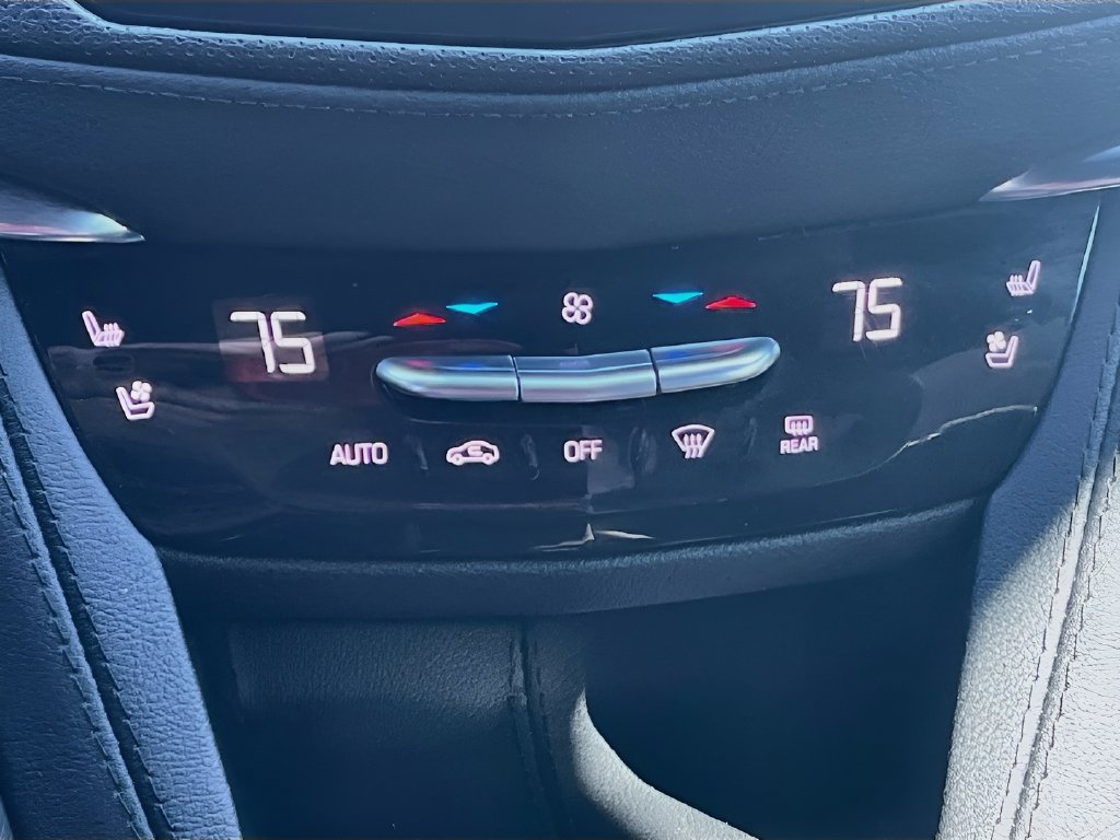 Used 2023 Cadillac XT5 Sportv w/ Technology Package AWD/4WD image 16