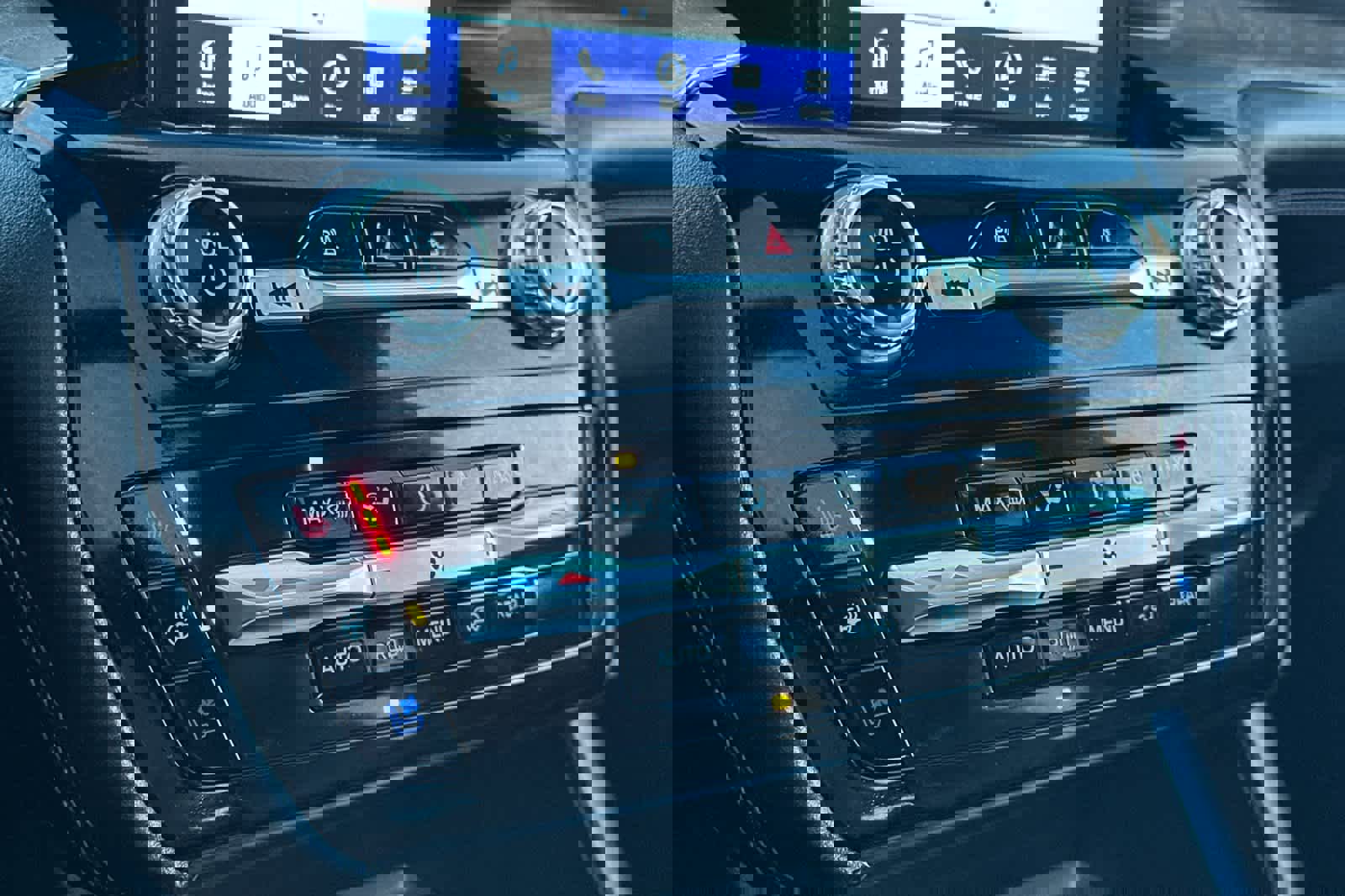 Certified 2023 Ford Explorer Platinum w/ Technology Package image 22