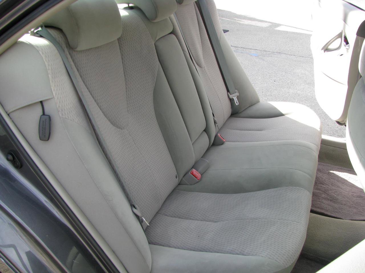 Used 2011 Toyota Camry LE image 14