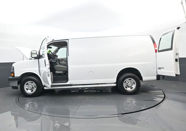 Used 2024 Chevrolet Express 2500 w/ Driver Convenience Package image 30