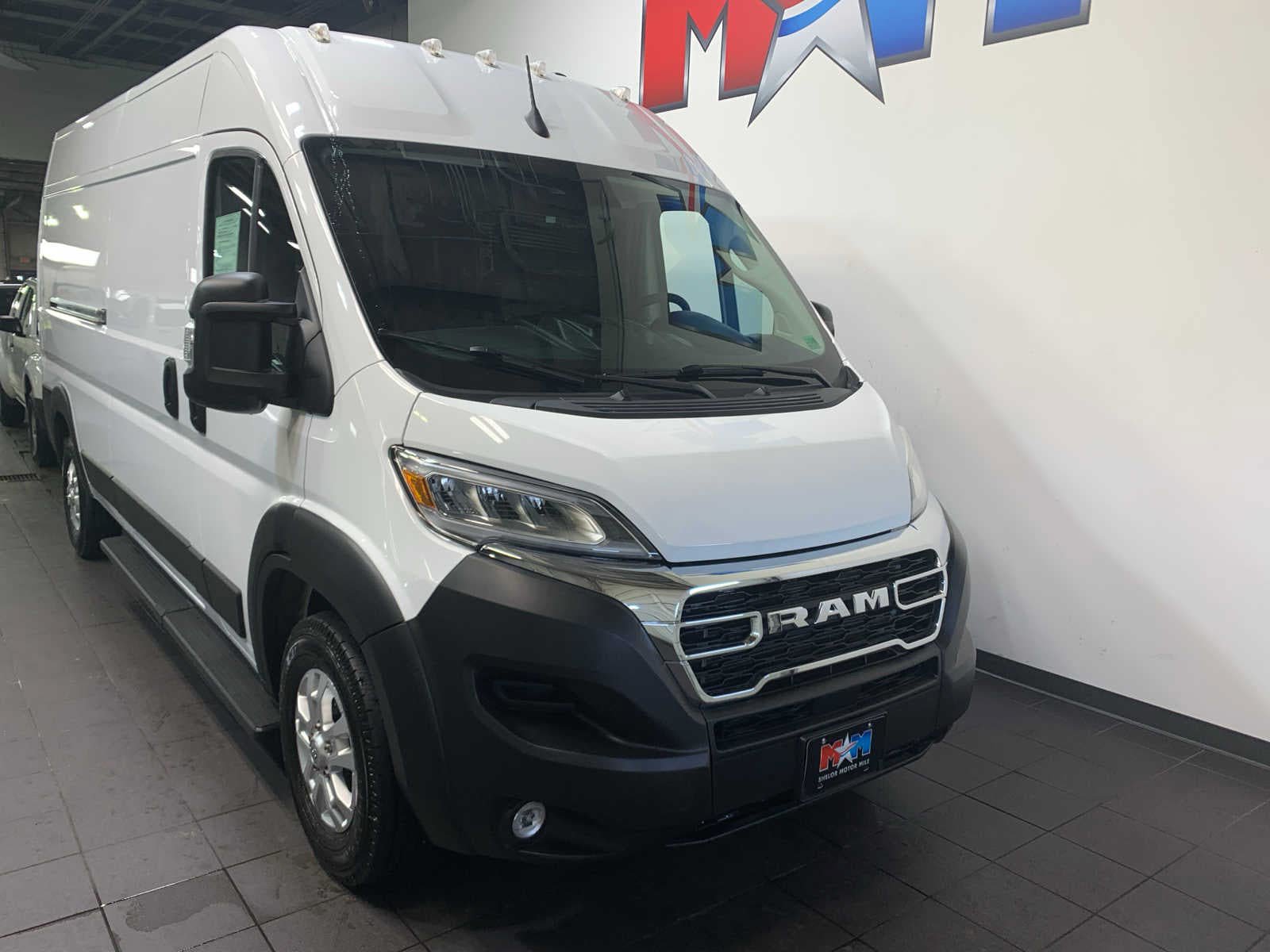 Used 2024 RAM ProMaster 2500 w/ Quick Order Package 22G SLT FWD image 2