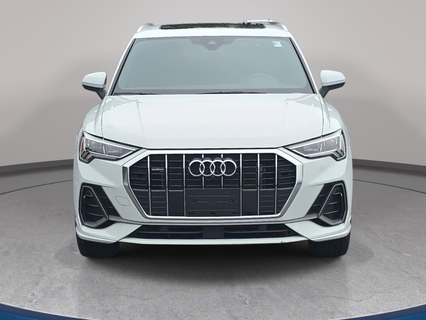 Used 2023 Audi Q3 2.0T Premium Plus w/ Premium Plus Package AWD/4WD image 2