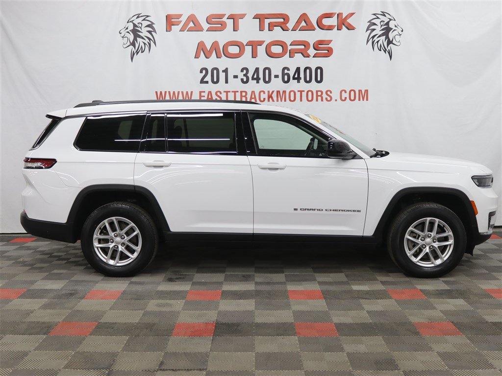 Used 2022 Jeep Grand Cherokee L Laredo w/ Luxury Tech Group I AWD/4WD image 4