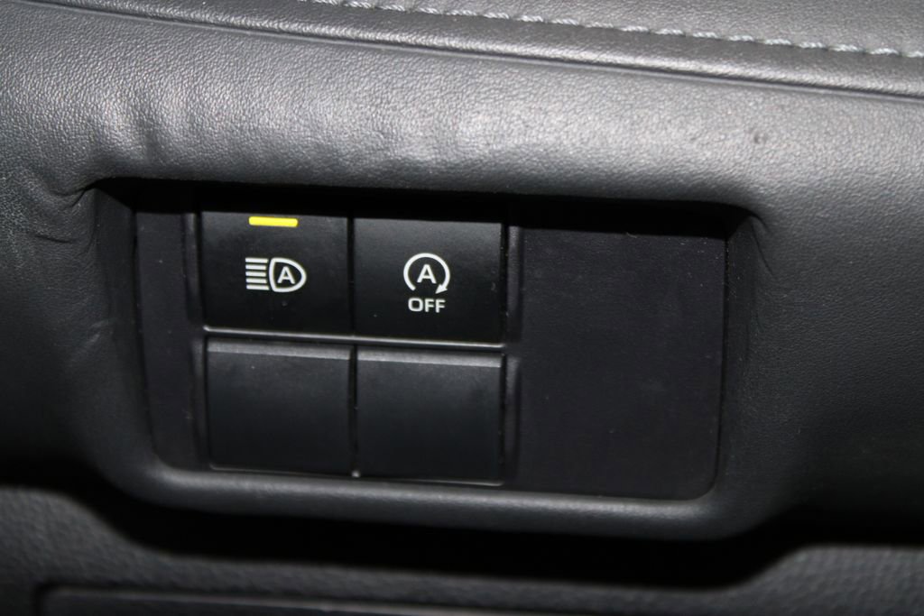 Used 2023 Toyota Highlander L image 37