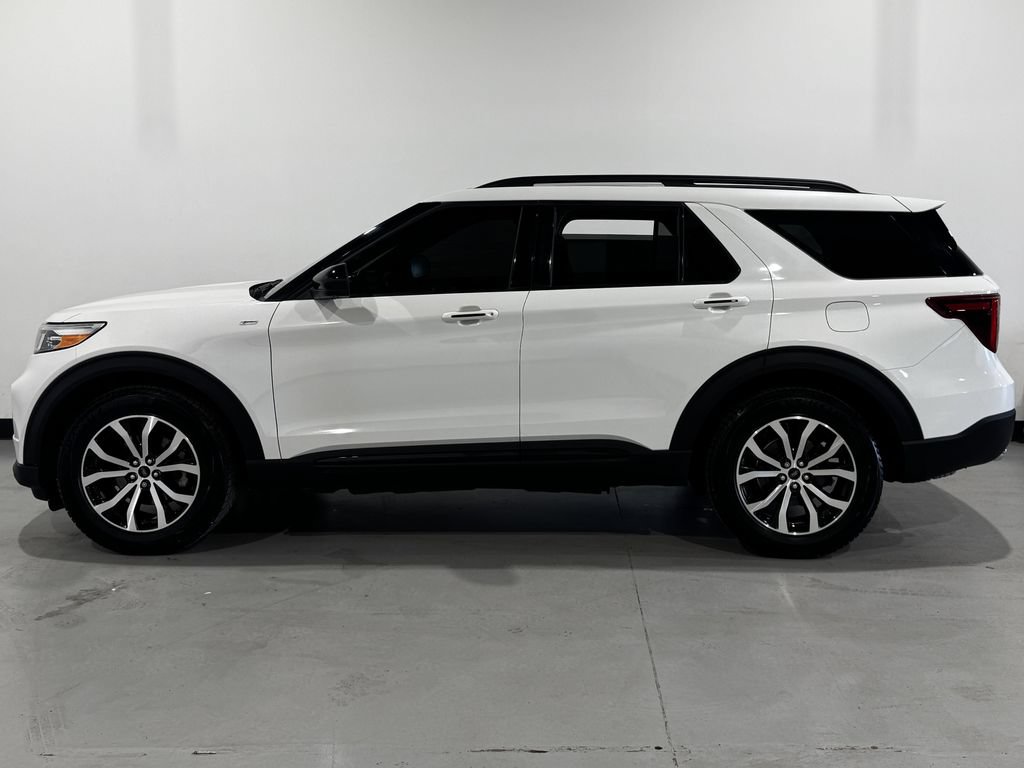 Used 2022 Ford Explorer ST-Line w/ Class IV Trailer Tow Package AWD/4WD image 14