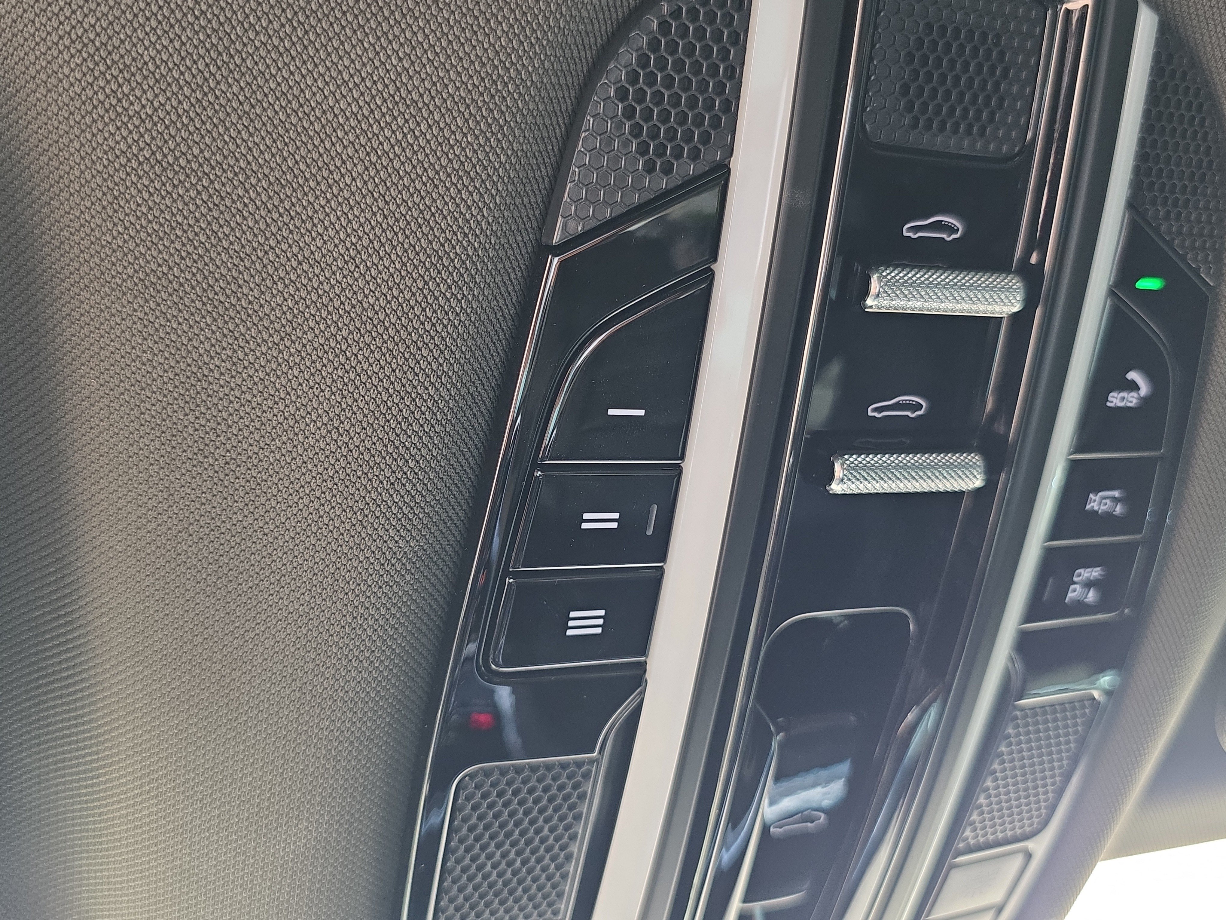 Certified 2023 Porsche Panamera image 29