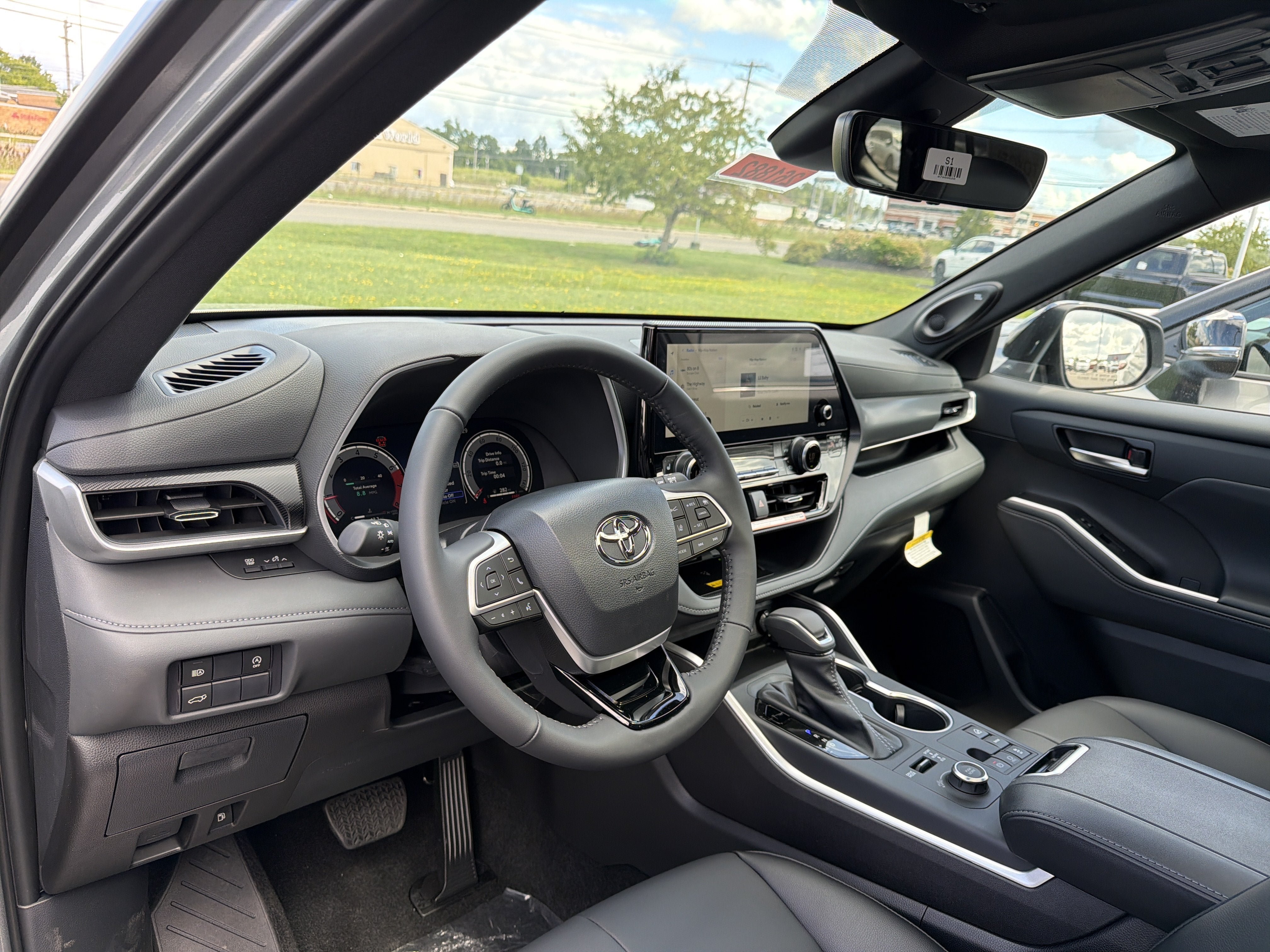 New 2026 Toyota Highlander XSE AWD/4WD image 9
