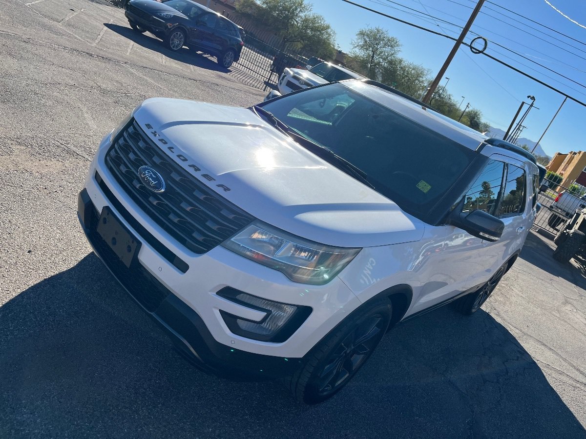 Used 2017 Ford Explorer XLT w/ Equipment Group 202A FWD image 49