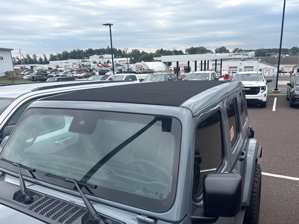 Used 2025 Jeep Wrangler Unlimited Rubicon AWD/4WD image 5