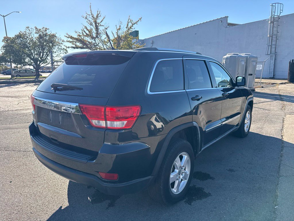 Used 2012 Jeep Grand Cherokee Laredo w/ Laredo E Group AWD/4WD image 5