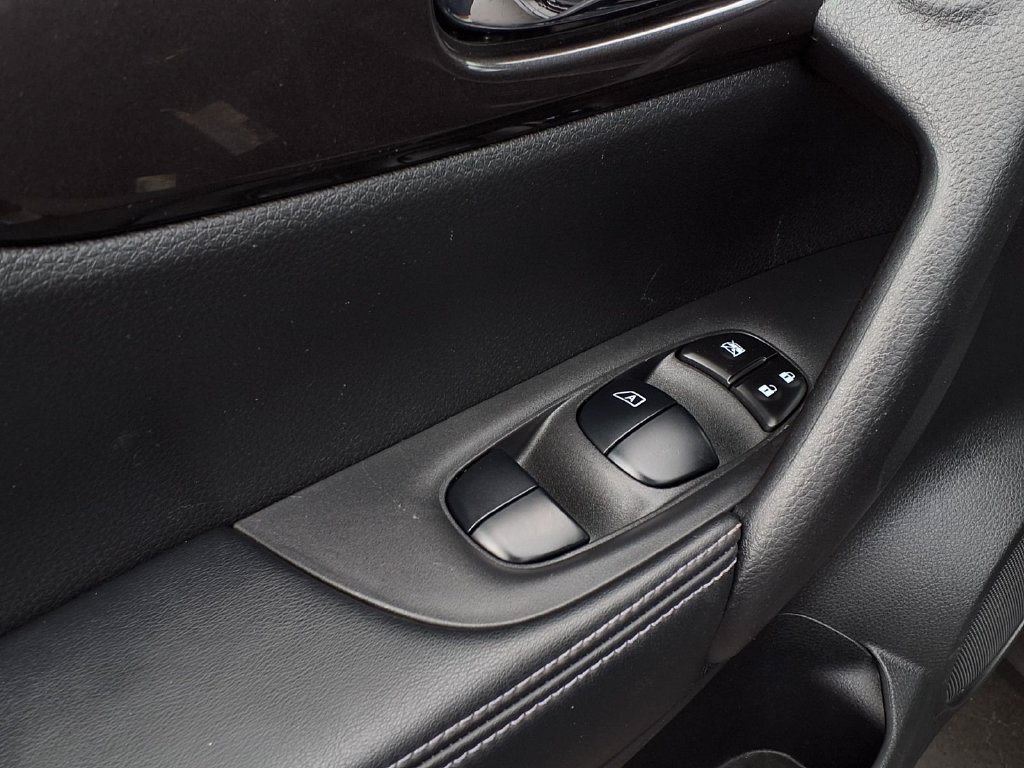Used 2020 Nissan Rogue SV AWD/4WD image 20