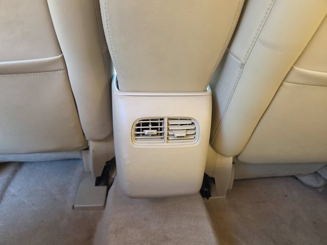Used 2011 Buick Lucerne CXL FWD image 28