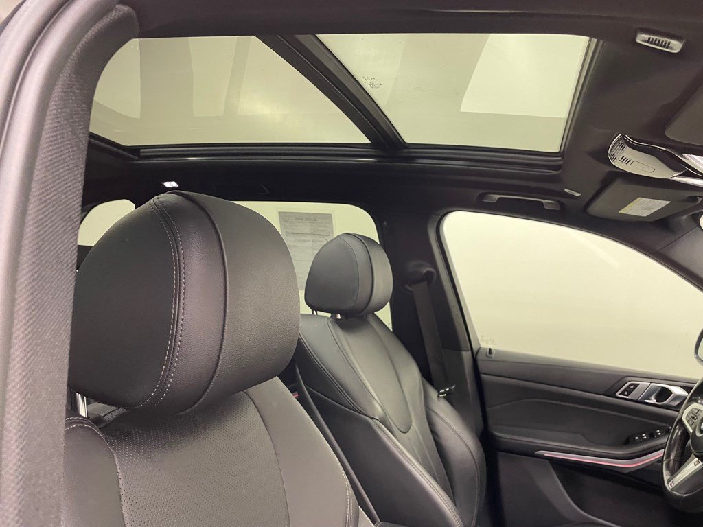 Used 2022 BMW X5 xDrive40i w/ M Sport Package AWD/4WD image 21
