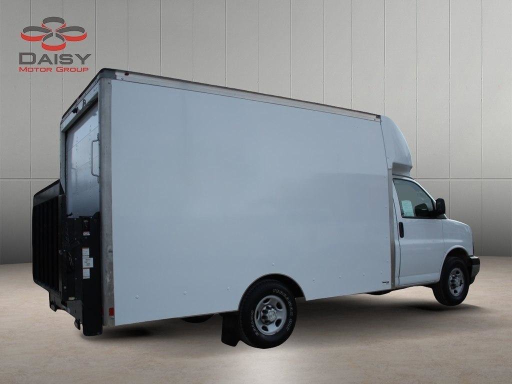 Used 2019 Chevrolet Express 3500 w/ Power Convenience Package image 5