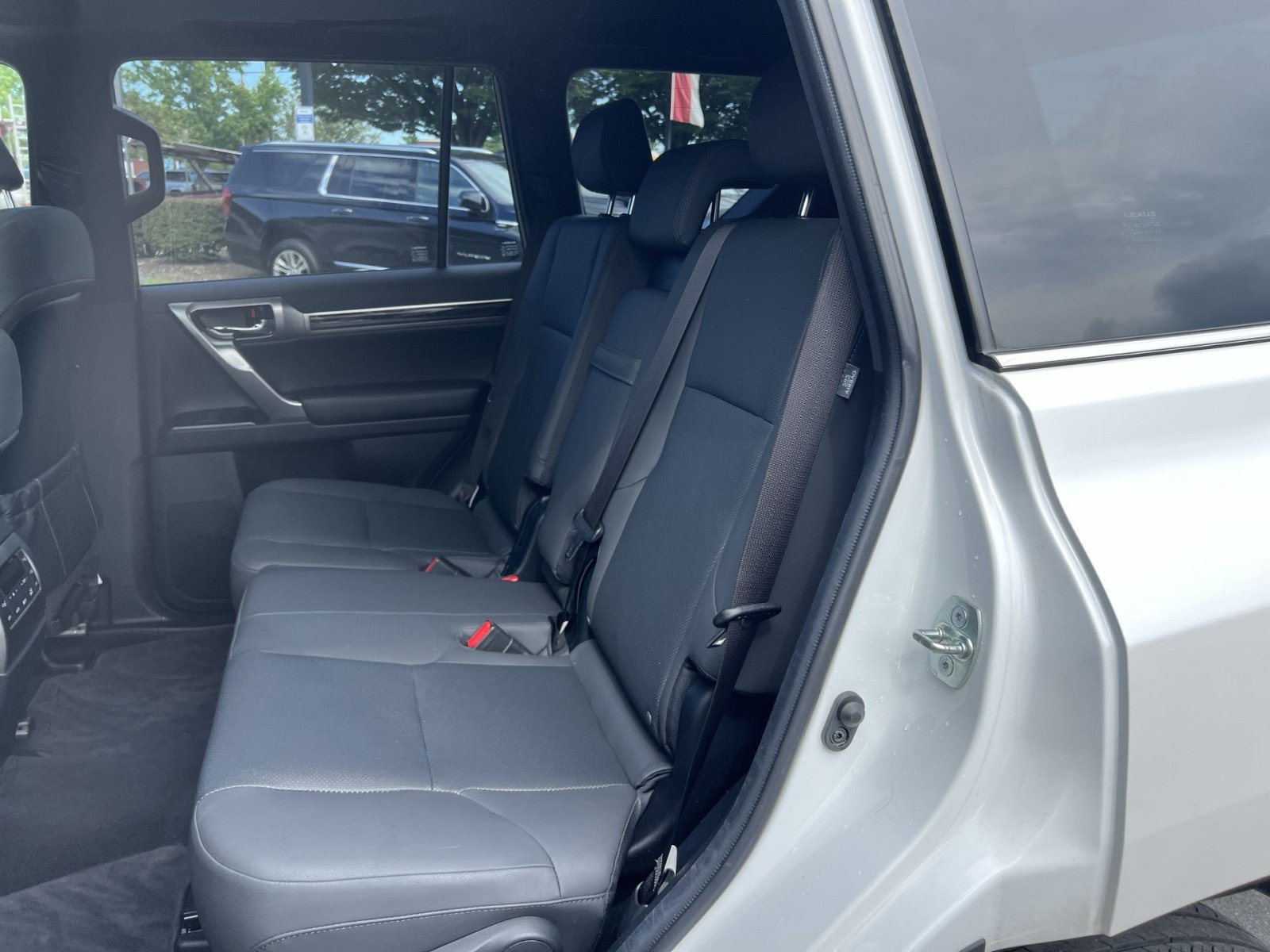 Used 2023 Lexus GX 460 Premium w/ Premium Package AWD/4WD image 25