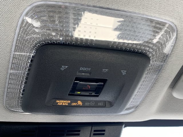 Used 2023 Toyota Prius Limited FWD image 31