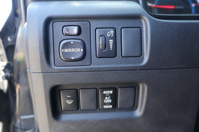 Used 2016 Toyota 4Runner SR5 AWD/4WD image 17