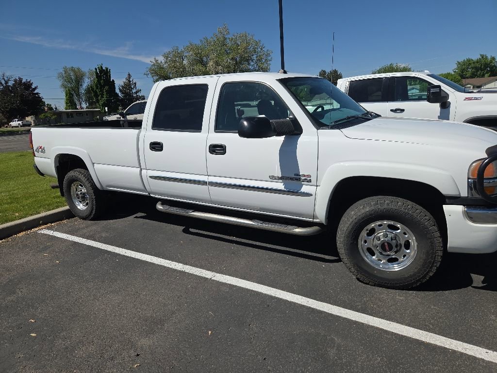 Used 2004 GMC Sierra 2500 SLE w/ Heavy-Duty Power Package AWD/4WD image 3