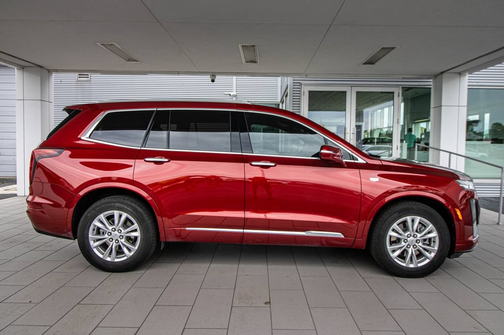 Used 2023 Cadillac XT6 Luxury FWD image 3