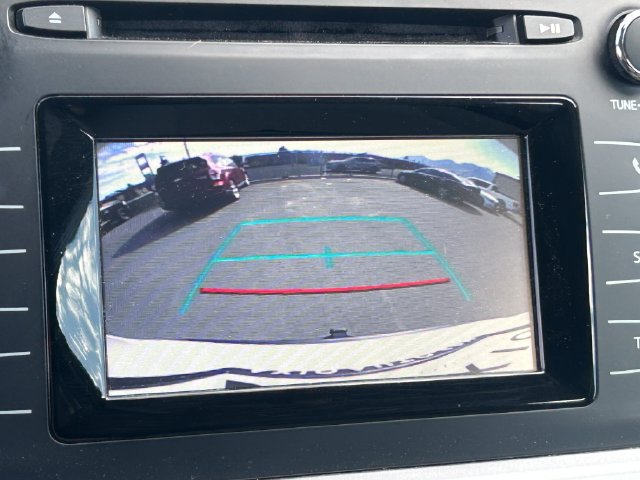 Used 2019 Toyota Highlander LE AWD/4WD image 15