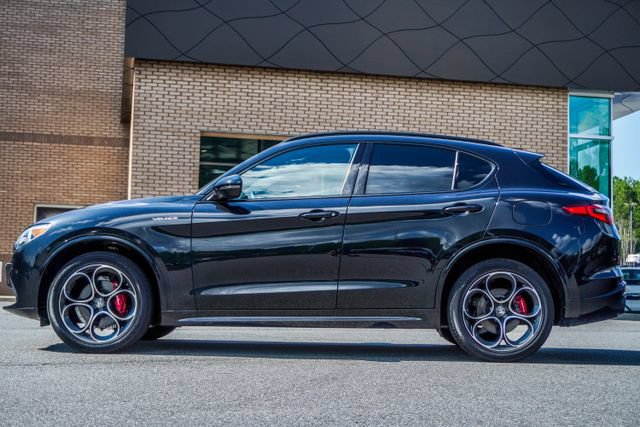 Used 2023 Alfa Romeo Stelvio Veloce AWD/4WD image 10