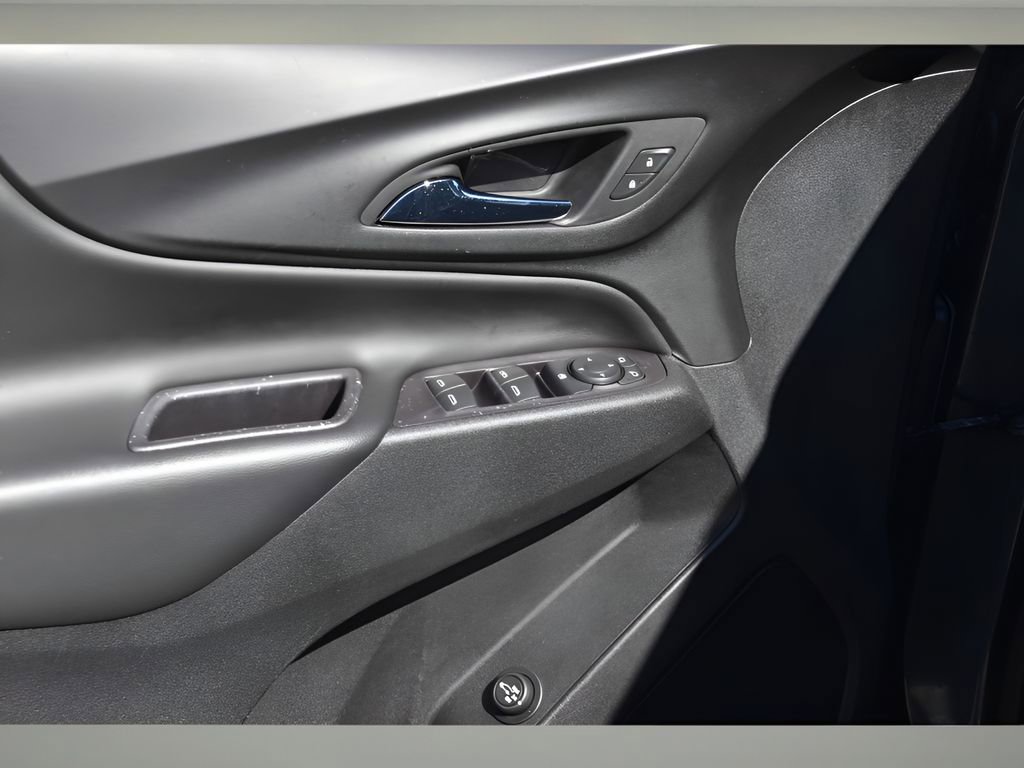 Used 2020 Chevrolet Equinox LT w/ Driver Convenience Package image 25