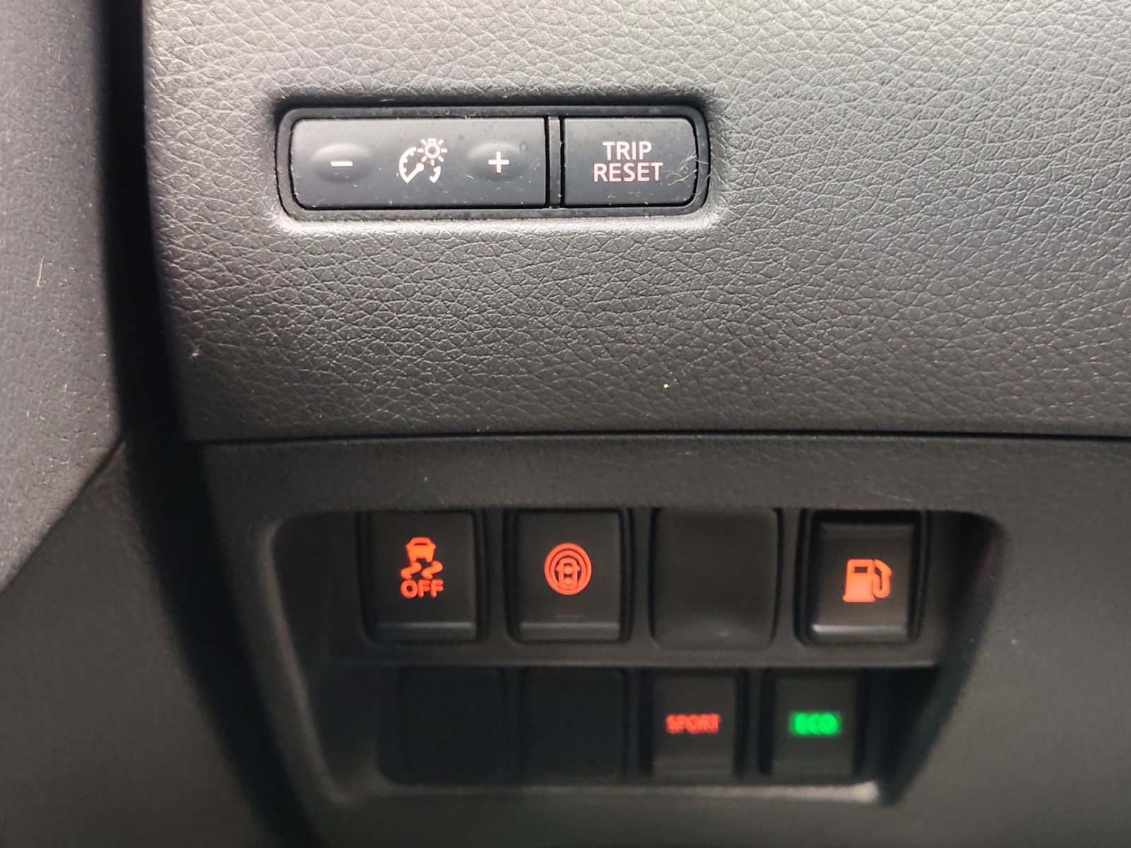 Used 2020 Nissan Rogue S w/ Special Edition Package image 25