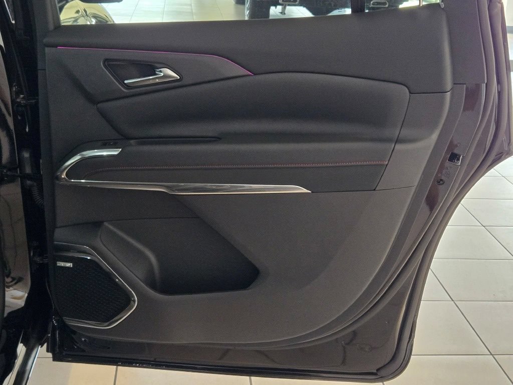 New 2026 Chevrolet Traverse RS w/ LPO, Floor Liner Package AWD/4WD image 9