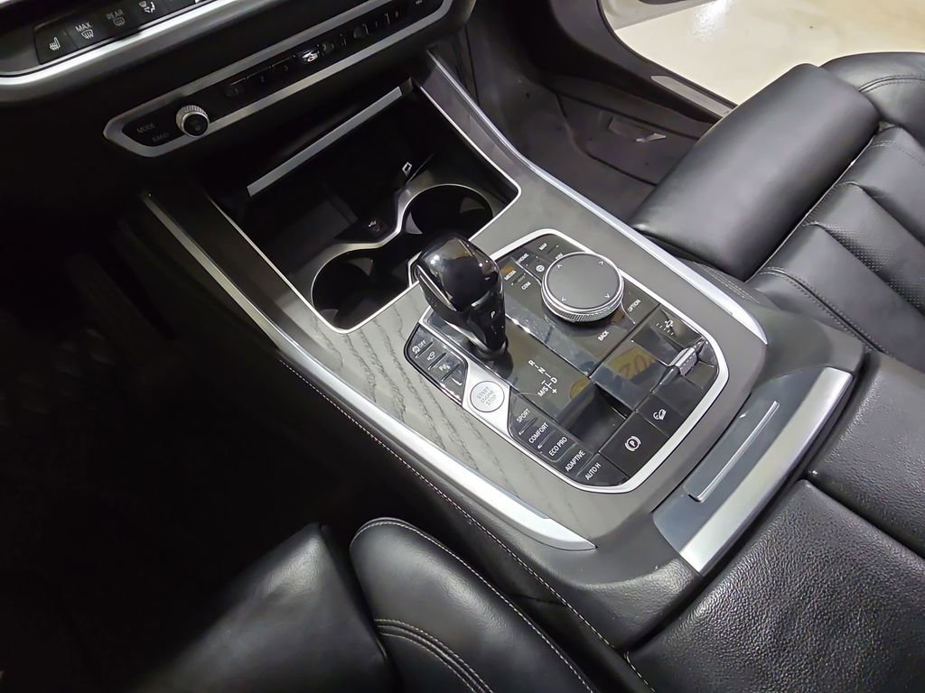 Used 2022 BMW X7 xDrive40i w/ Premium Package image 29