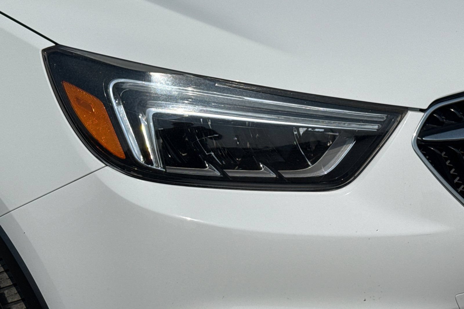 Used 2018 Buick Encore Essence FWD image 44