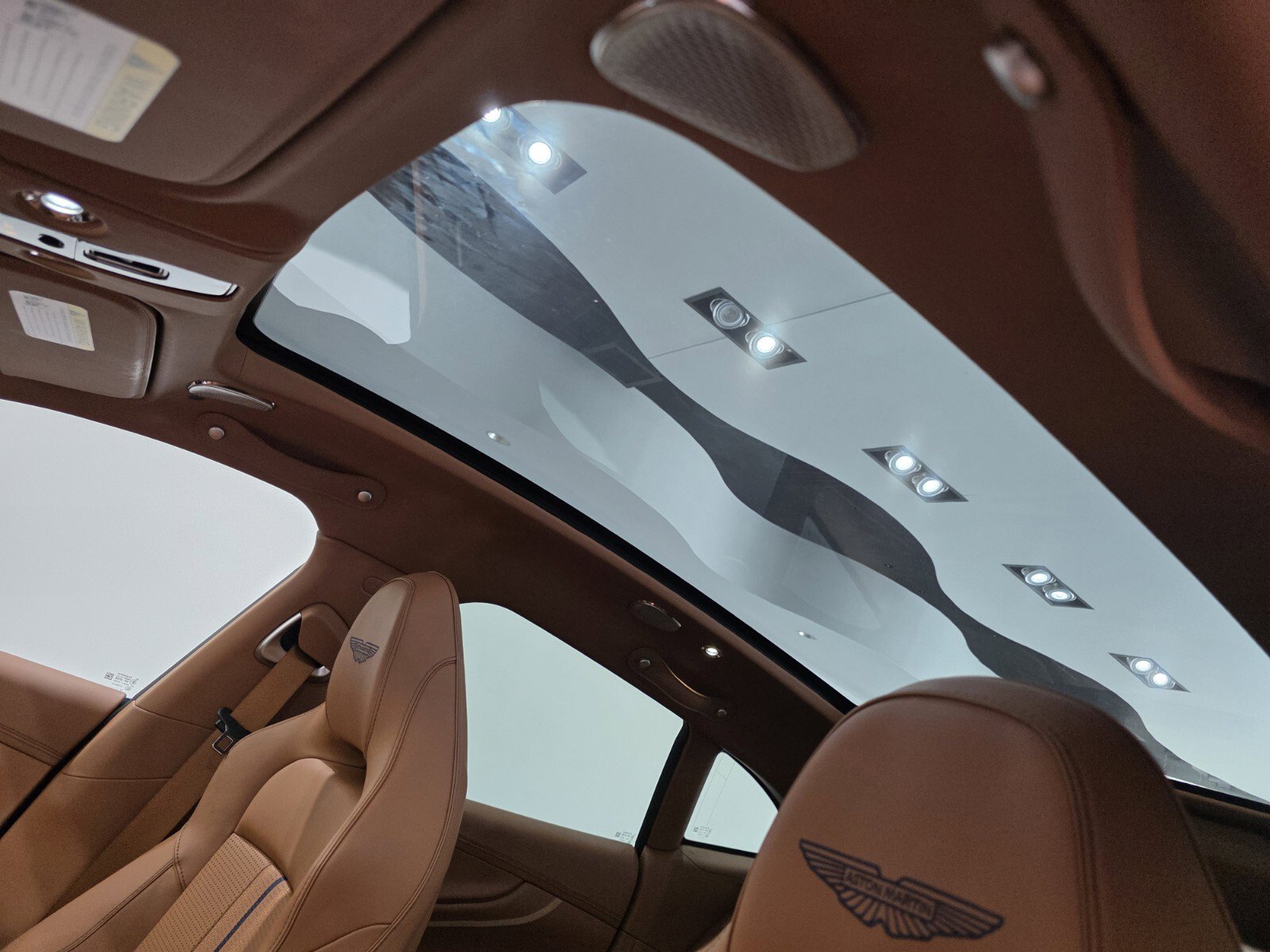Used 2025 Aston Martin DBX 707 image 17