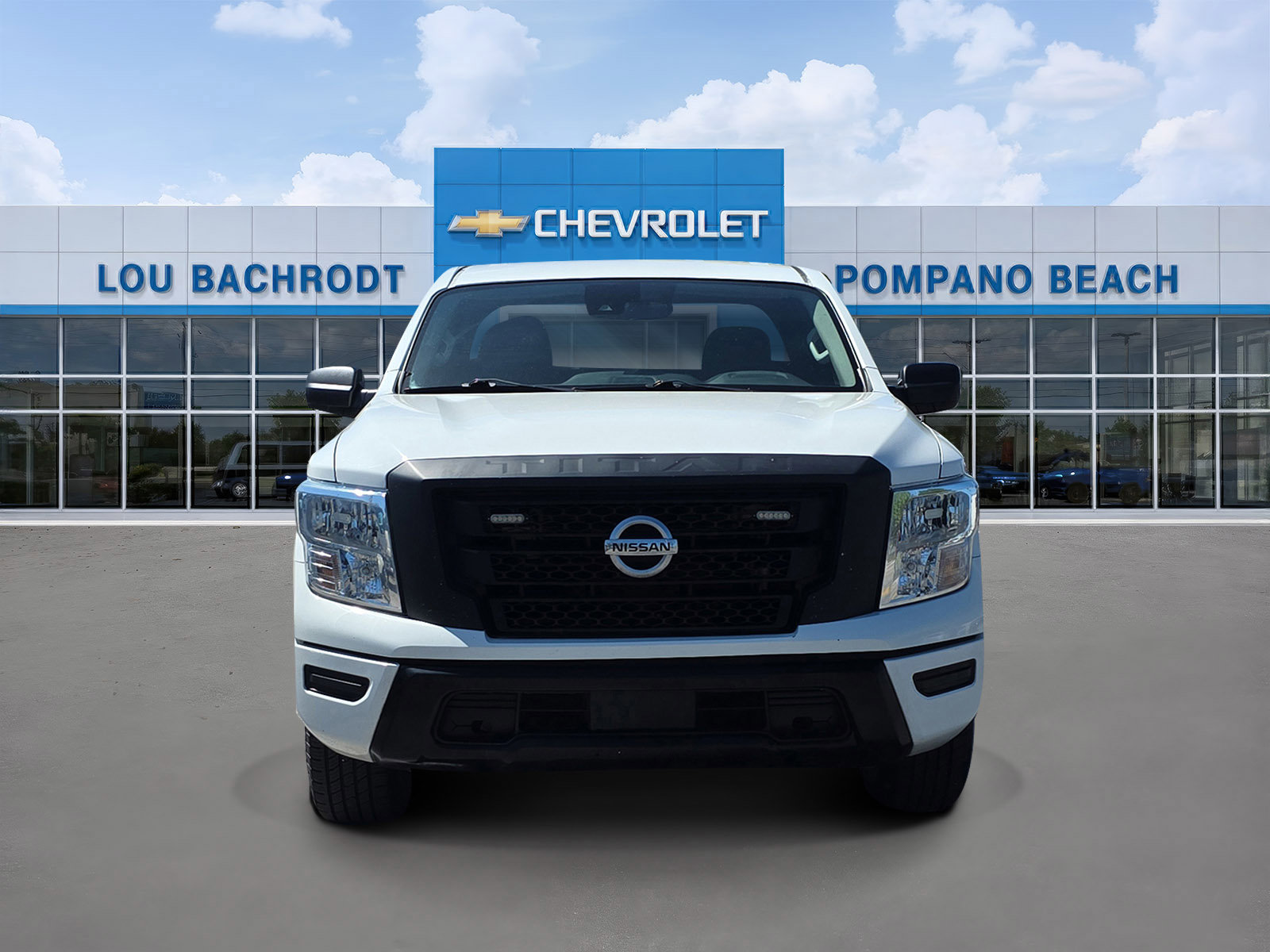 Used 2022 Nissan Titan S image 2