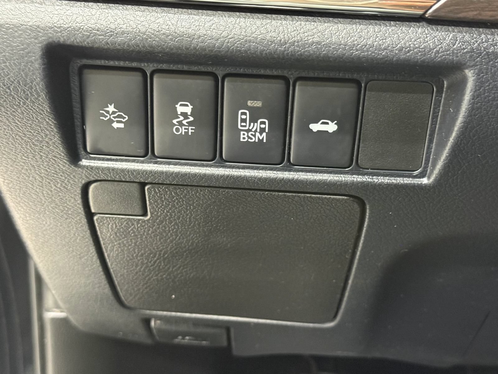 Used 2018 Toyota Avalon XLE Premium FWD image 26