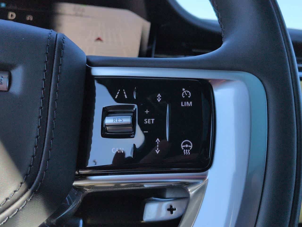 New 2026 Land Rover Range Rover Long Wheelbase SE image 27