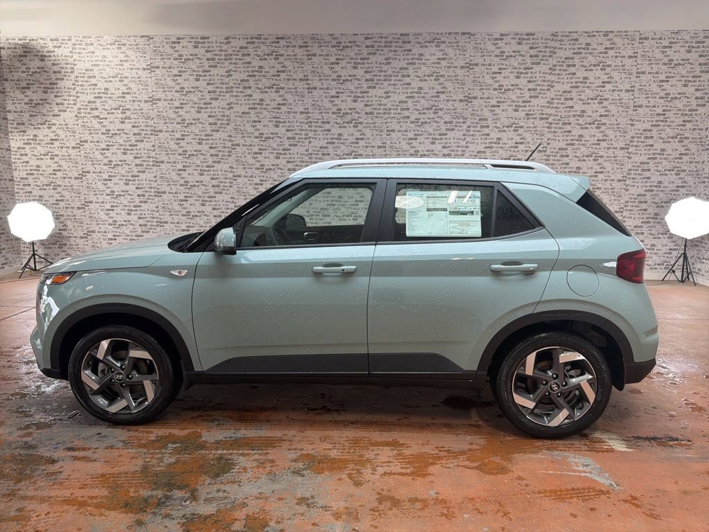 Used 2026 Hyundai Venue SEL FWD image 4