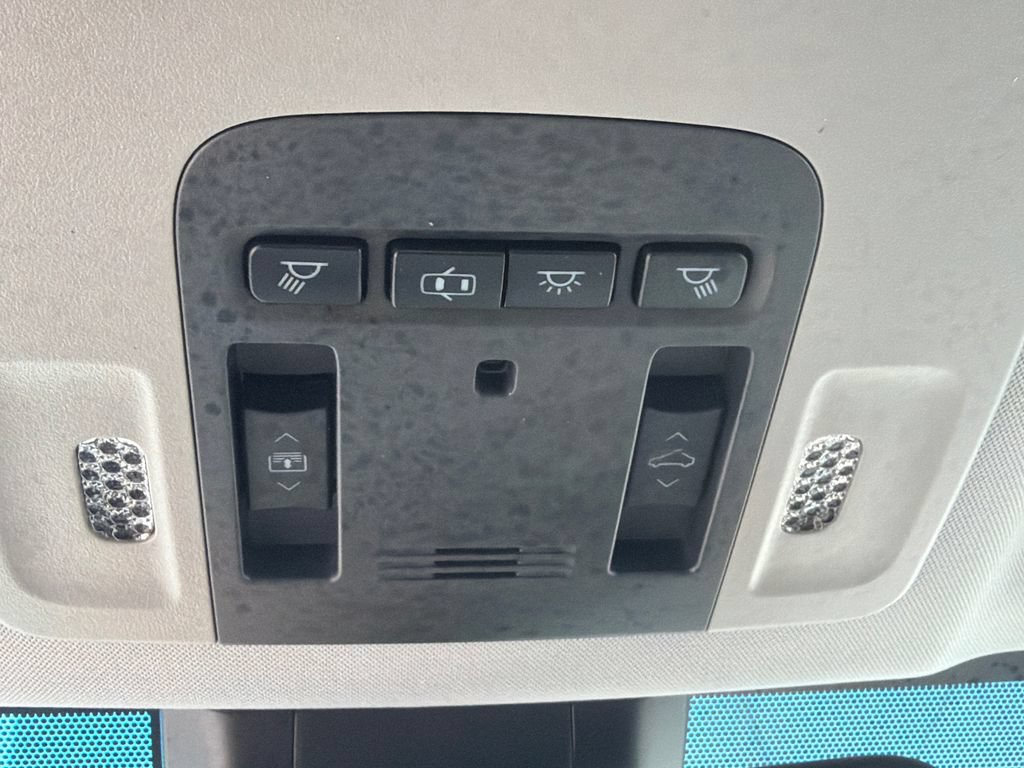 Used 2018 Toyota Camry XLE FWD image 35