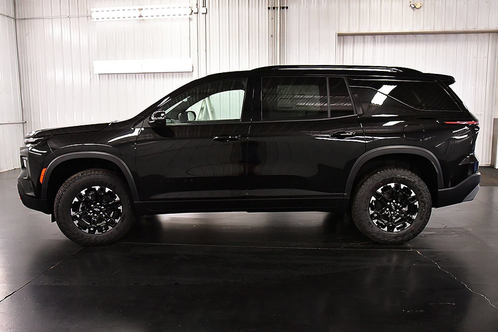 New 2027 Chevrolet Traverse Z71 w/ LPO, Floor Liner Package AWD/4WD image 4