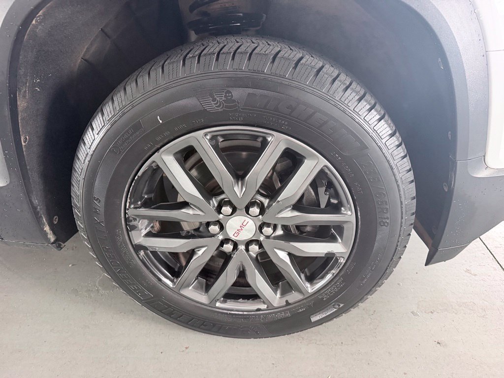 Used 2019 GMC Acadia SLT w/ LPO, Floor Liner Package FWD image 4