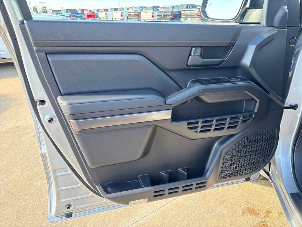 Used 2025 Toyota 4Runner SR5 image 13