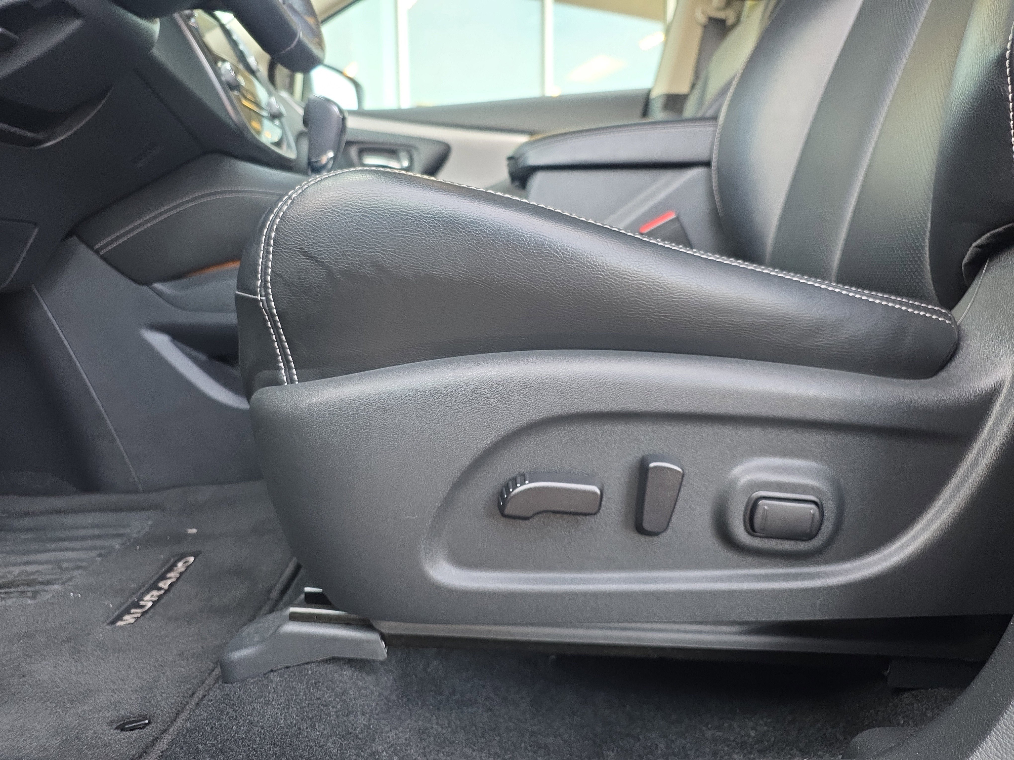 Used 2023 Nissan Murano SL w/ Cargo Package image 15