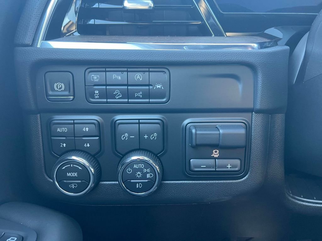 Used 2025 Chevrolet Tahoe High Country image 23
