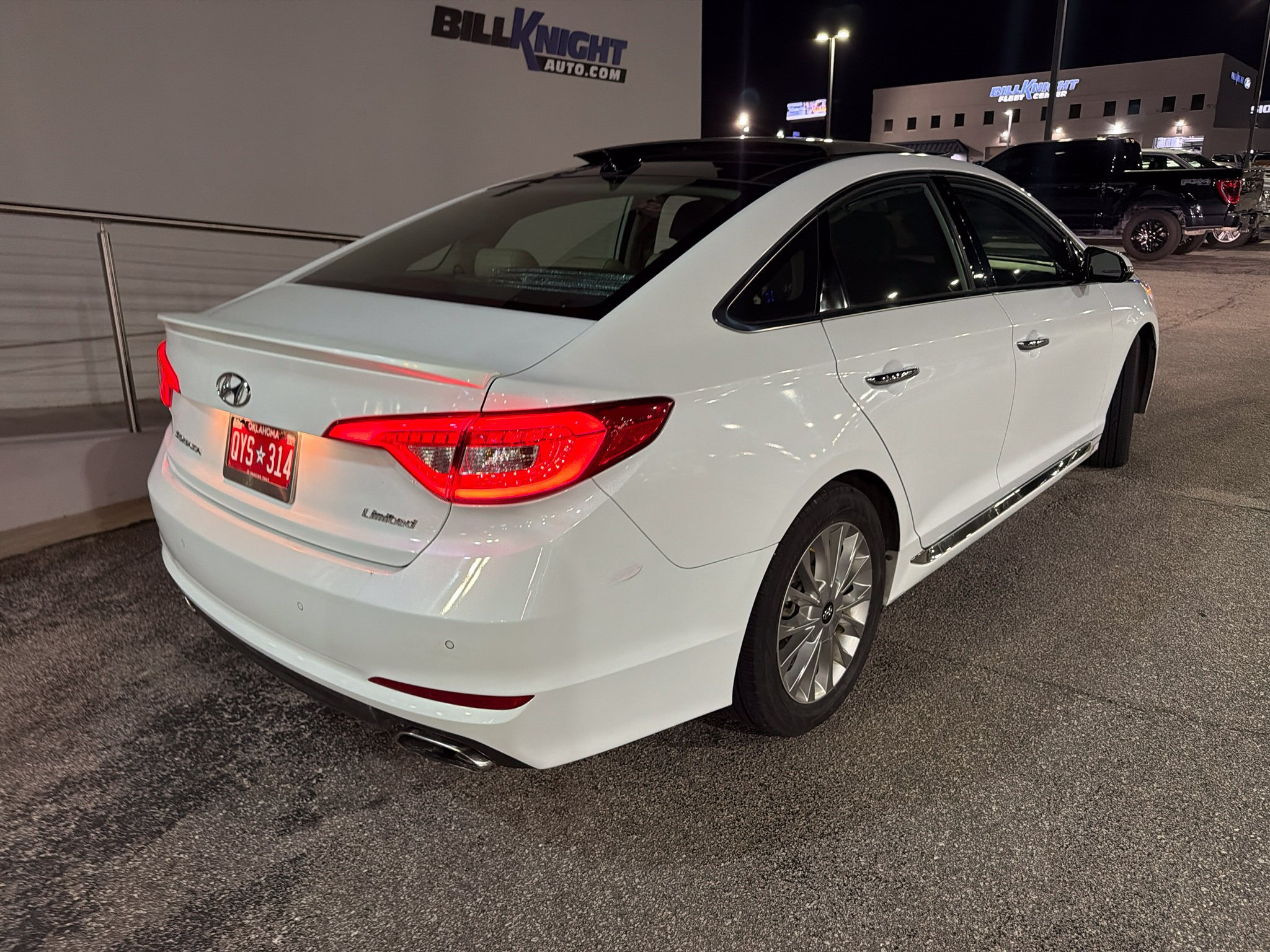 Used 2015 Hyundai Sonata Limited w/ Option Group 06 FWD image 6