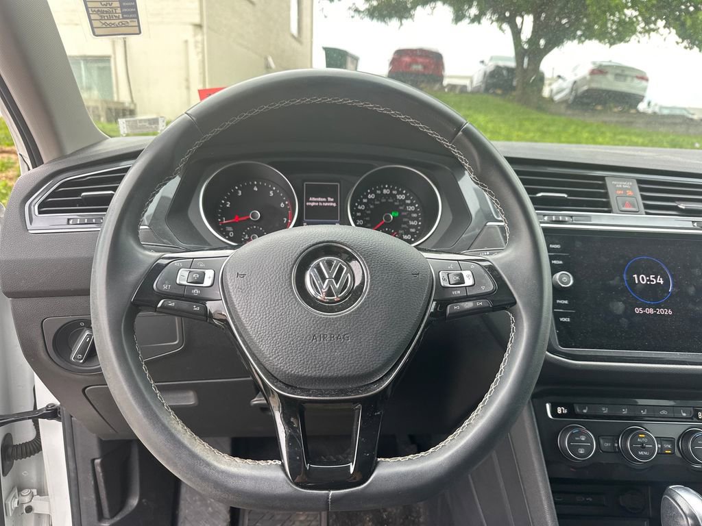 Used 2021 Volkswagen Tiguan SE w/ Panoramic Sunroof Package FWD image 44